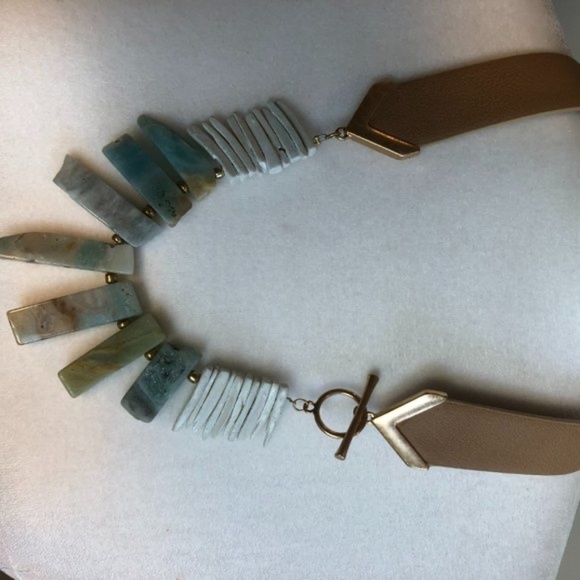 NWT Multi Stone Necklace with faux leather strap and toggle - Picture 4 of 4
